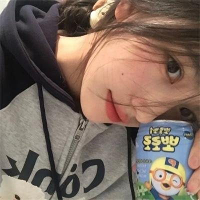 不愿恋爱的雀斑小姐